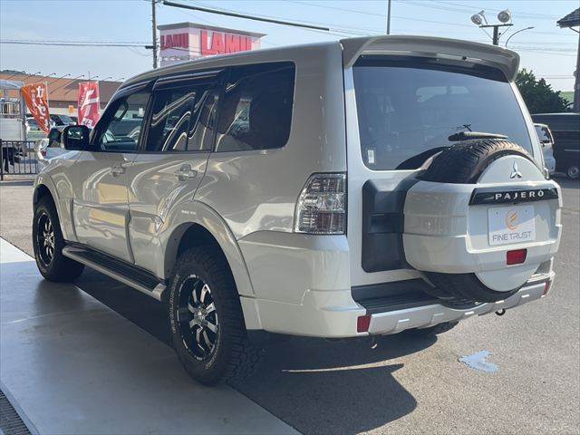 店舗敷地内に駐車スペースもございます。お車でのご来場をお考えの方はご安心ください♪
