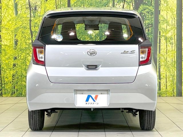 安心の最長10年・走行無制限保証（有償）をご用意。保証内容も充実はもちろん、無料点検＆オイル交換や、年中無休の全国・24時間ロードサービスも付帯されておりますのでご安心下さい。