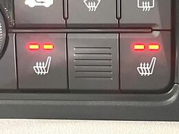 【シートヒーター】寒い日に重宝するシートヒーター！エアコンより早く温まってくれるので寒がりの人も安心ですね♪エアコンの温風は乾燥するから苦手、という方にもをおすすめです。