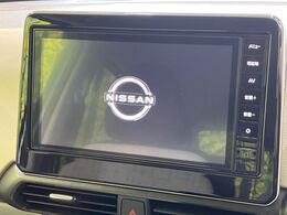 【9インチ　純正ナビ】人気の純正ナビを装備しております。ナビの使いやすさはもちろん、オーディオ機能も充実！キャンプや旅行はもちろん、通勤や買い物など普段のドライブも楽しくなるはず♪