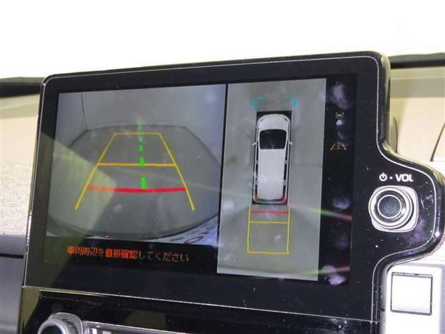 パノラミックビューモニターシステムが付いているので車の上から見た映像が確認できますよ。