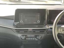 運転席から各種ボタンの操作がしやすいように設計されたデザイン。