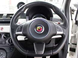 ステアリングスイッチも装備しており、運転中に音量の変更など、操作性も良いです。詳しくはフリーコール0078-6002-080898までお気軽にお問合せ下さい。