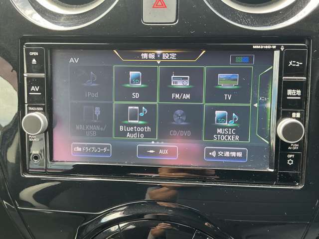 Bluetooth☆ラジオチューナーフルセグ☆CD☆DVD