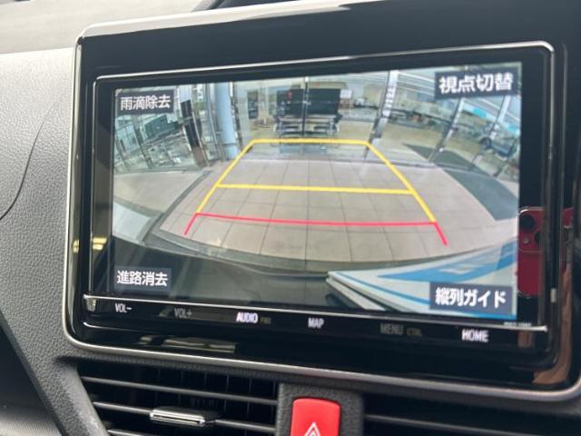 WECARSの展示場では実際に見て、触ってお車をお選びいただけます！知識の豊富な営業スタッフが様々なカーライフをご提案いたします！