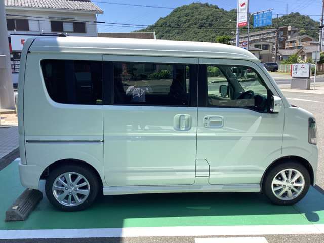 右側面の写真です。
