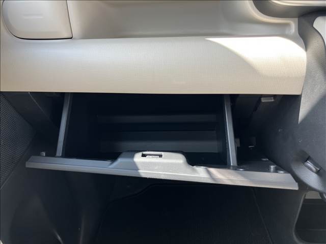 ご納車後も安心、安全なお車にお乗りいただく為にお得な保証パックもご用意しております。軽スマイルは、ご成約から納車後までお客様の大切なお車のサポートをさせていただきます！