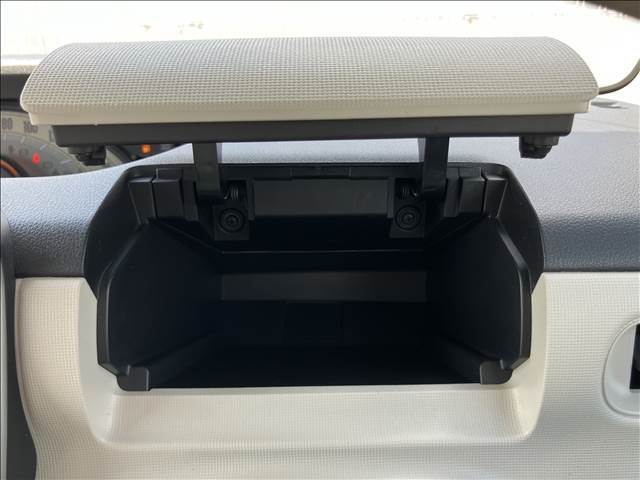 ☆内外装クリーニング☆車の隅々まで徹底的にクリーニングを行っておりますので内外装ともに綺麗な状態でご納車いたします！