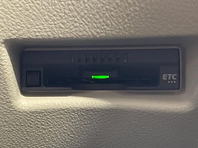 【ETC】高速道路の料金所をストレスなく通過！話題のスポットやサービスエリアに多い「スマートIC」利用時は必須のアイテムです。当店でセットアップを実施、ご納車当日からすぐにご利用いただけます！