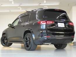 オフロードエンジニアリングパッケージ！！　安心のワンオーナー＆右ハンドル＆正規ディーラー車！！　取説・記録簿付　事故歴ありません　内外装とても綺麗で使用感は少なくお洒落なベージュレザーインテリア！！