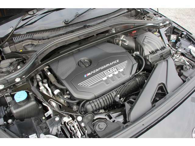 306馬力（カタログ値）2000cc直噴BMWツインパワーターボ・ガソリンエンジン搭載モデル！燃費良好！環境性能に優れております！ツインパワーターボ化により、走行性能にも優れております！