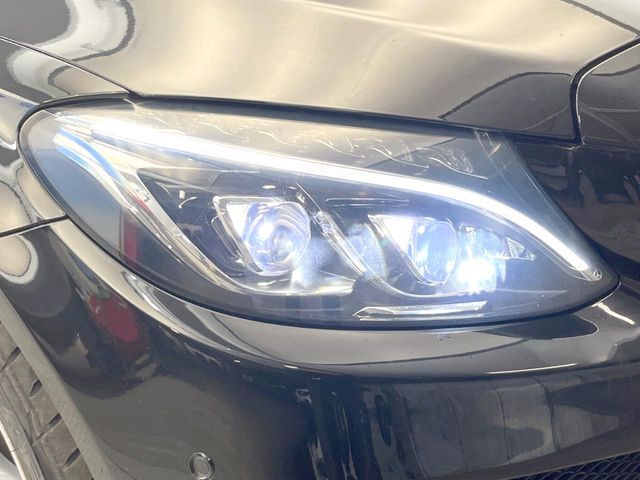 ●LEDヘッドライト：夜間走行時も良好な視界を確保し安心して運転できる高輝度LEDヘッドライトを装備！点灯速度が早く、消費電力も抑えられています。