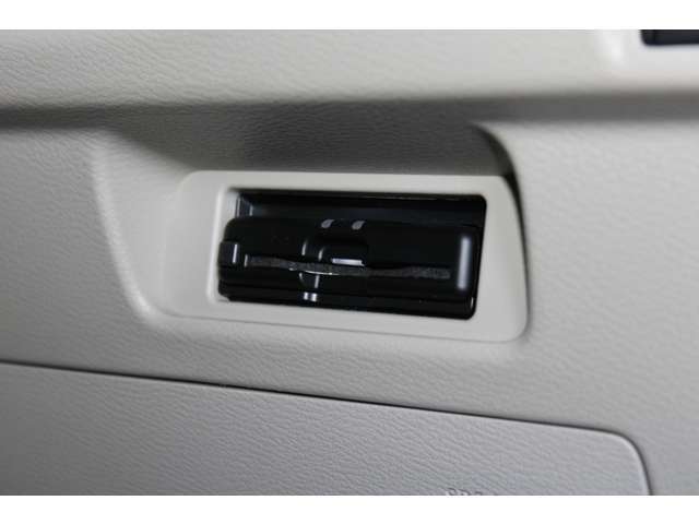 ETC専用料金所も徐々に増えています。今や必須の装備です