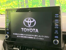 【9インチ　ディスプレイオーディオ】大画面ディスプレイへお持ちのスマートフォンと連携して、ナビやbluetoothでの音楽再生が可能です♪デザインはもちろん操作性も良好！別途ナビ機能の取付可能です♪