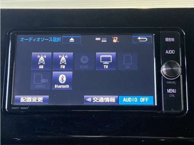 Bluetooth対応、CD/DVD再生機能付き。お好きな音楽を聴きながらのドライブは楽しいですよね～♪