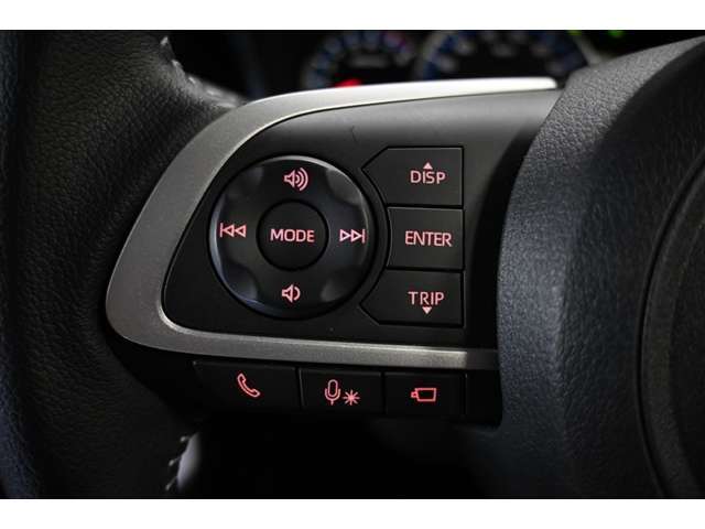 らくらく操作のマルチインフォメーシヨンディスプレイ操作スイッチ装備！