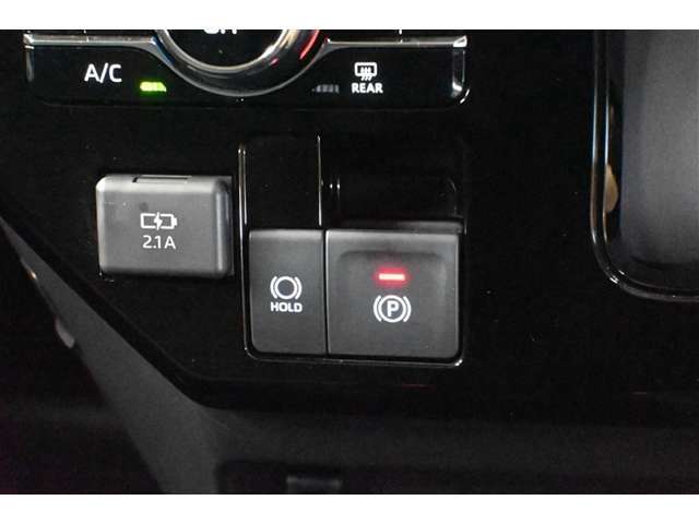 USB端子ソケット装備！電動パーキングブレーキ搭載！