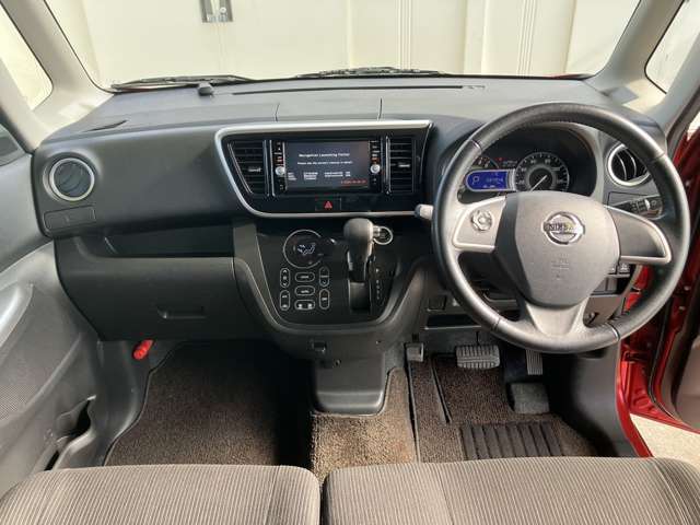 全車両、プロによる徹底内装クリーニングと外装磨き・コーティングを施しております。