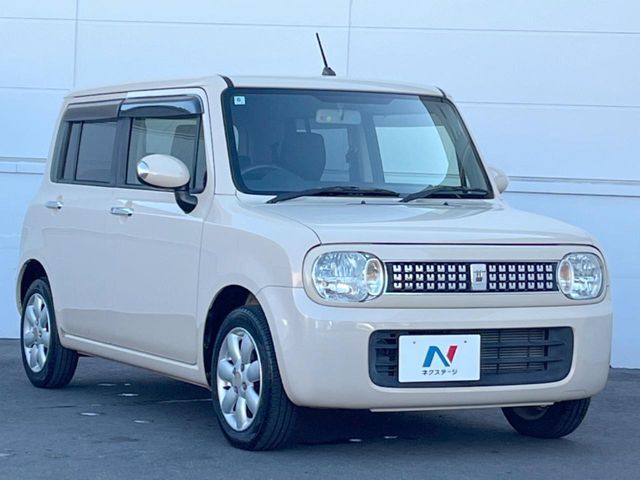 大好評のボディコーティング「弾スプラッシュコート」もご納車までに施工可能。通常のガラスコートと異なる、耐久年数6年の無機質ガラスコーティングが、ボディをキレイな状態に保ってくれます。