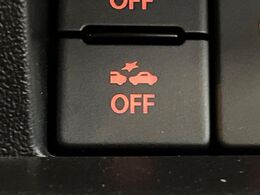 【スズキ　セーフティサポート】走行中に前方の車両等を認識し、衝突しそうな時は警報とブレーキで衝突回避と被害軽減をアシスト。より安全にドライブをお楽しみいただけます。