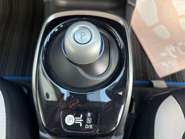 使い勝手の良いセレクトレバーです