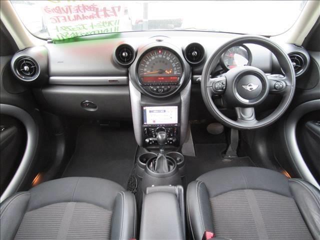 エンジンオイル＆エレメント・ブレーキパッド・ファンベルト・バッテリー等の消耗部品を必要であれば交換、不具合など有りましたら全て修復し納車します。走行距離の多いお車はタイミングベルトも交換し納車します。