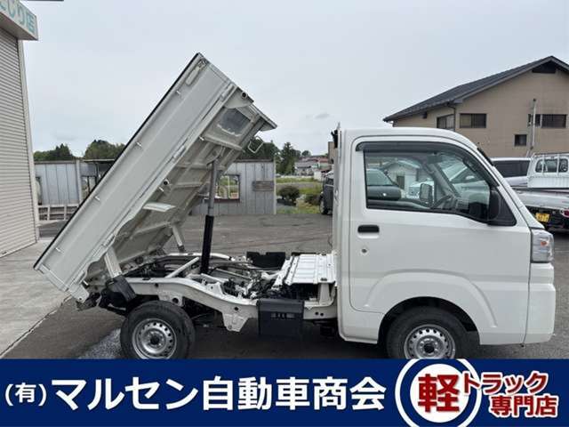 車検整備・修理・鈑金塗装・オイル交換・タイヤ交換など、お車の事なら何でもご相談下さい！！
