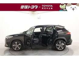 室内外はもちろん、シートを外してニオイの元となるフロアカーペットまで消臭・除菌を実施。中古車を気持ちよくお乗りいただけるクリーニングサービスです。詳細は販売店スタッフまでおたずねください。