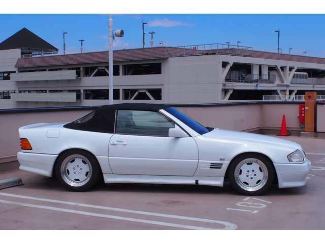 ソフトトップ幌の新品張り替え済みです。