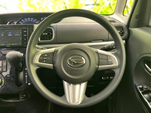 WECARSの展示場では実際に見て、触ってお車をお選びいただけます！知識の豊富な営業スタッフが様々なカーライフをご提案いたします！