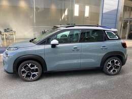 人気のカーキグレー！