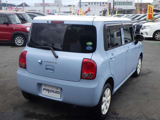 車両入庫チェックではエンジン・機関系をはじめ、電装装備、内装など100項目以上のチェックをしています。試乗も行なっていますのでご安心下さい。