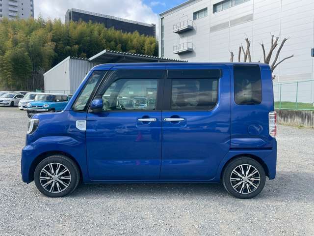 ★画像や動画を見ただけでお車の検討を進める事に抵抗がある方でも気軽に利用できるオンライン商談ならお車の検討はもちろん営業担当や店舗の様子も生中継でご覧いただけますので安心してお車をご検討頂けます。