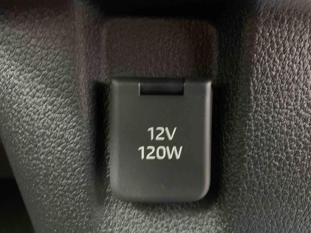 お車の状態をしっかりとお伝えするために1台の車両に付き40枚以上の画像を用意しております。外装はもちろん、室内の装備やお車の特徴などごらんください。