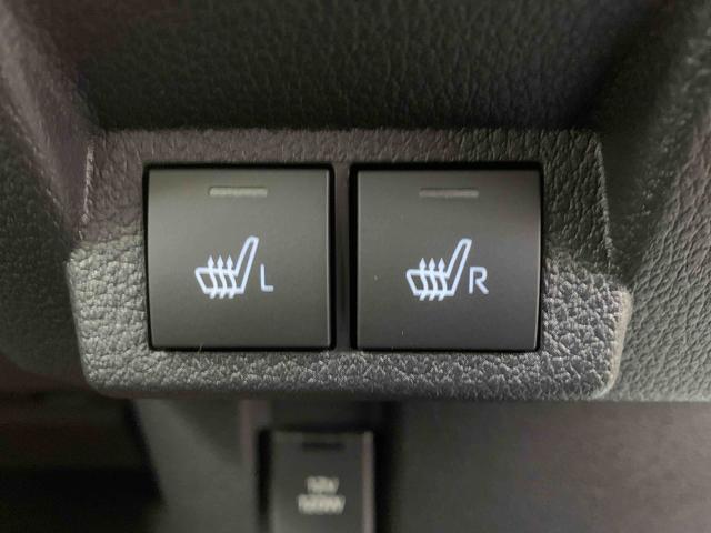 WEB掲載時にはお車に付いている装備と、様々な写真をたくさん載せるように心がけております。1台1台特徴をとらえたキャッチコメントを掲載しています。