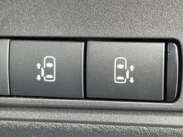 【両側パワースライドドア】スマートキーや運転席のスイッチで後席両側スライドドアの開閉が可能♪電動だから力を入れてドアを開ける必要が無く、小さなお子様でも簡単に開け閉めでき快適です♪