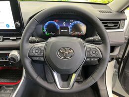 【トヨタセーフティセンス】走行中に前方の車両等を認識し、衝突しそうな時は警報とブレーキで衝突回避と被害軽減をアシスト。より安全にドライブをお楽しみいただけます。