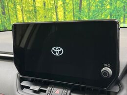 【10.5インチナビ】高級感とインパクトのある大画面ナビを装備。各種オーディオ操作はもちろん、スマホ連携もできる利便性の高いナビです♪