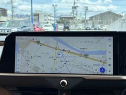 純正12.3インチナビ装備！！フルセグTVやBluetoothなどの様々なメディアを搭載！！