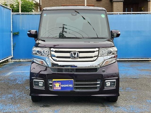 外装は目立つ傷も少なく年式の割には艶がある車だと思います！是非、一度ご来店にてご確認をお勧めします。