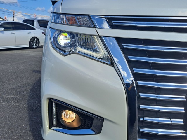 HID・LEDに変更やヘッドライト黄ばみ取り、ライトコーティング等お気軽にご相談ください。とびきりフレッシュ　フレスカー