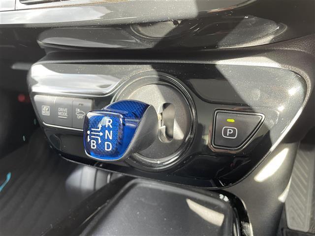 気になる車はすぐにお問い合わせください！画面右側の0066から始まる無料ダイヤルからお問い合わせ下さい！専門スタッフがお車のご質問にお答えいたします！