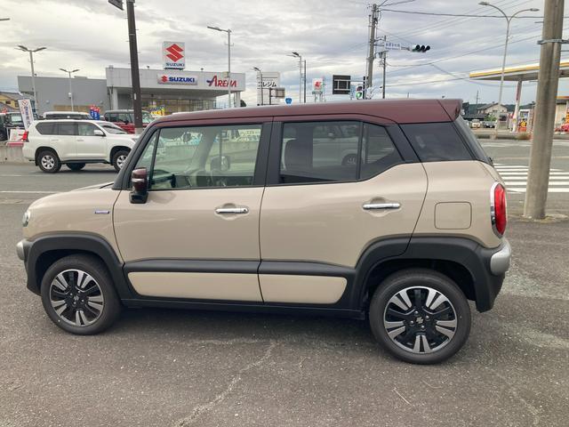 当店特選車！！HYBRIDで燃費も向上、室内も広い。