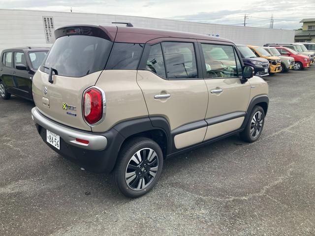 当店特選車！！HYBRIDで燃費も向上、室内も広い。