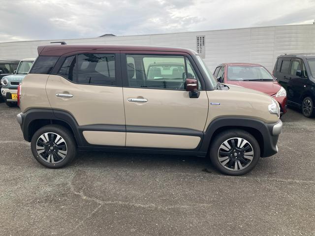 当店特選車！！HYBRIDで燃費も向上、室内も広い。