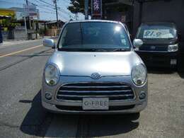 正面からの画像です。ヘッドライト、グリル、割れなどはありません。ボンネットもキレイです。　　　愛知　大治　格安　軽四　軽自動車　安い　中古車　ジーフリー　G-FREE