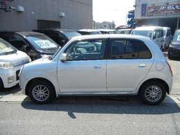 外装は、専任のスタッフが真心込めて丁寧にワックスをしておりますので、ピカピカに仕上がっております。　愛知　大治　格安　軽四　軽自動車　安い　中古車　　ジーフリー　G-FREE