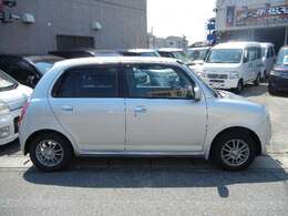 外装は、専任のスタッフが真心込めて丁寧にワックスをしておりますので、ピカピカに仕上がっております。　愛知　大治　格安　軽四　軽自動車　安い　中古車　　ジーフリー　G-FREE