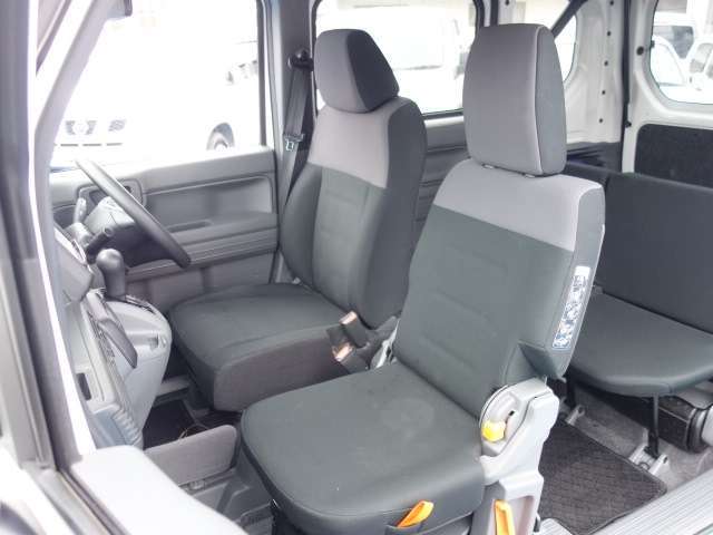 実際に車を見てみると『想像と違った』という事は少なくありません。当店なら軽自動車からコンパクト、ミニバン、セダンと幅広くご用意しておりますので、ライフスタイルにぴったりの1台を見つけてください。