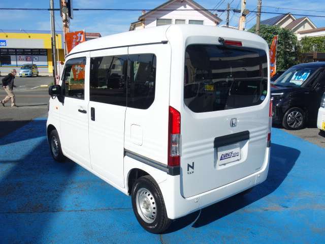 実際に車を見てみると『想像と違った』という事は少なくありません。当店なら軽自動車からコンパクト、ミニバン、セダンと幅広くご用意しておりますので、ライフスタイルにぴったりの1台を見つけてください。